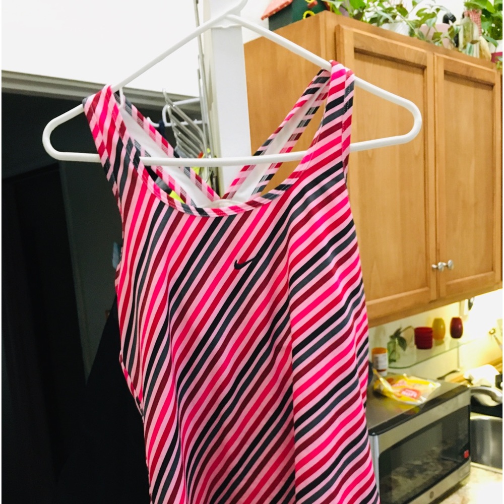 nike workout top size medium - Picture 4 of 4